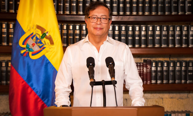 Gobierno Petro se le adelantó al Senado y radicó la consulta popular 2.0, tras el fracaso en su primer intento: estas son las 16 preguntas