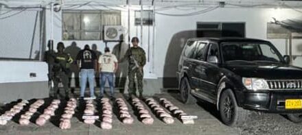 Dos personas capturadas y la incautación de 140 kilogramos de base de coca en zona rural de Balboa – Cauca