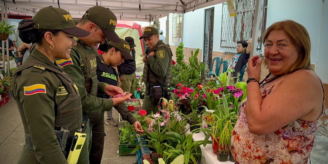 Policía Nacional acompaña la primera feria agropecuaria y turística brindado seguridad a propios y visitantes del municipio de Timbío