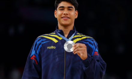 Ángel Barajas ganó la primera medalla para Colombia en los Juegos Olímpicos de París 2024: se llevó la plata en la prueba de barra fija en la gimnasia artística