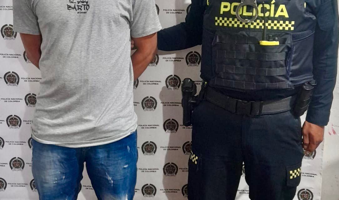 Policía Nacional logra la captura de un hombre quien portaba un arma de letalidad reducida durante operativo en Popayán
