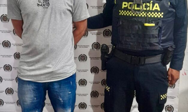 Policía Nacional logra la captura de un hombre quien portaba un arma de letalidad reducida durante operativo en Popayán