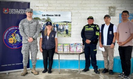 Donación de equipos tecnológicos y escolares a instituciones educativas de Popayán bajo la Estrategia E-PAÍS.