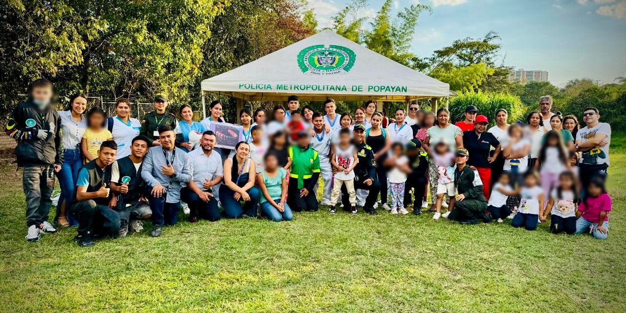 La Policía Nacional lideró feria de prevención en la vereda San Bernardino, Popayán con el apoyo de entidades locales
