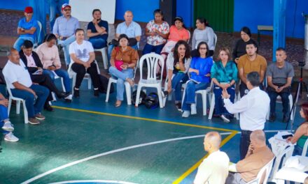 Alcalde de Popayán se reúne con líderes de la Comuna 2