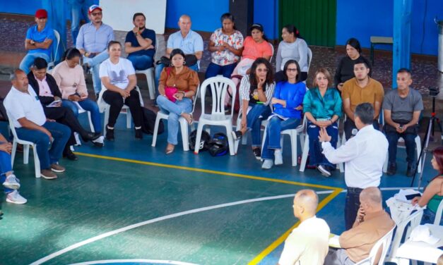 Alcalde de Popayán se reúne con líderes de la Comuna 2