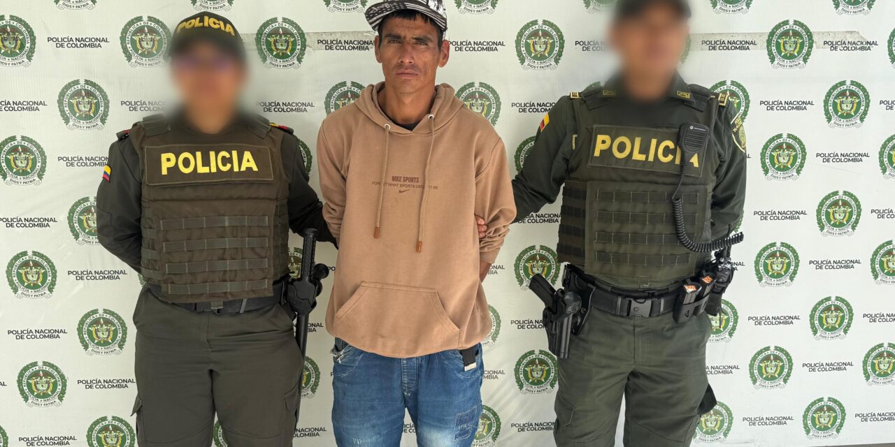 El grupo de bici patrullas de la Policía Nacional, capturo a alias “El Calvo” condenado a 144 meses de prisión en Popayán