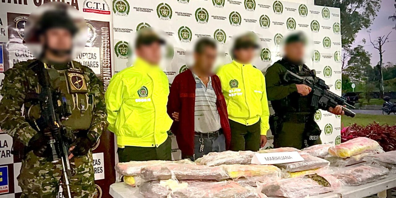 Capturado en flagrancia transportando 17 kilos de marihuana camuflados en una nevera dentro de un camión de trasteo vía a Rosas
