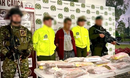 Capturado en flagrancia transportando 17 kilos de marihuana camuflados en una nevera dentro de un camión de trasteo vía a Rosas