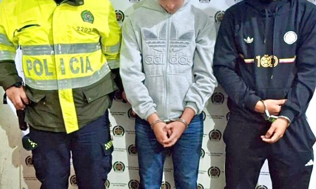 Intentaron huir y sobornar a la Policía, pero fueron capturados con un vehículo hurtado en Popayán