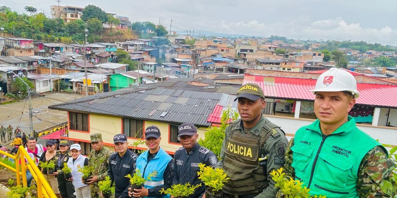 Policía Metropolitana de Popayán y autoridades locales realizan jornada de ornato y embellecimiento en el barrio Gustavo Restrepo