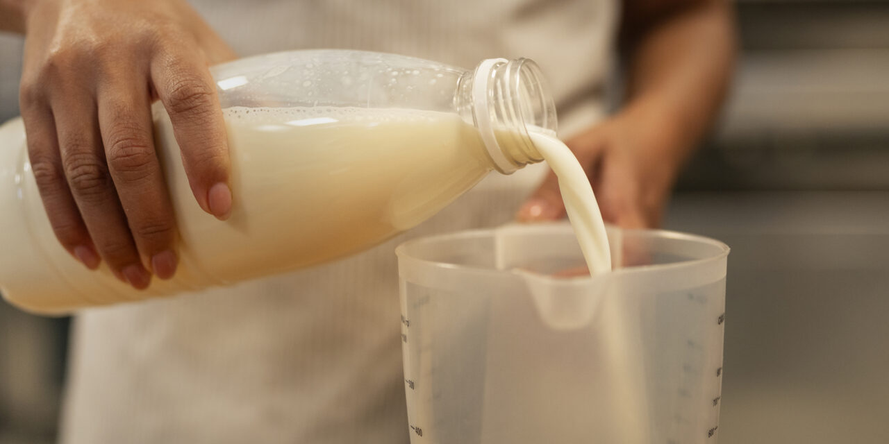 Qué es el lactosuero y por qué sancionaron a cuatro empresas productoras de leche en Colombia