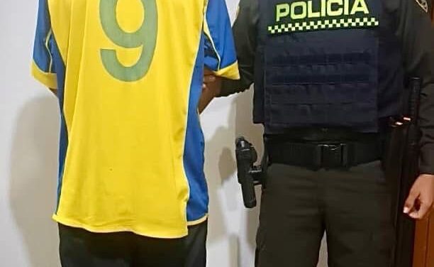 Intimidó a un líder comunal con un arma blanca y terminó aprehendido por la policía en Popayán