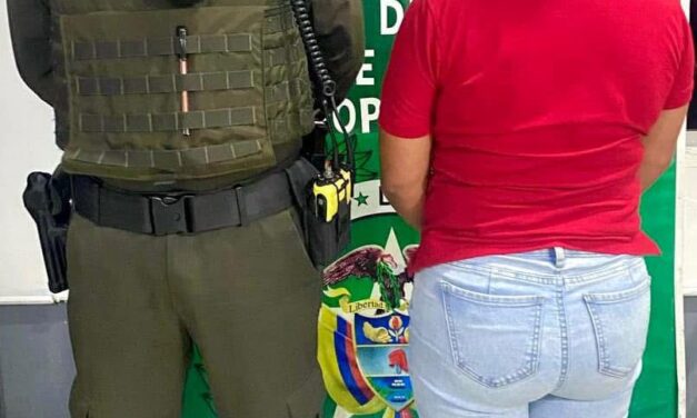 Mujer fue capturada tras protagonizar una riña en la terminal de transportes de Popayán.
