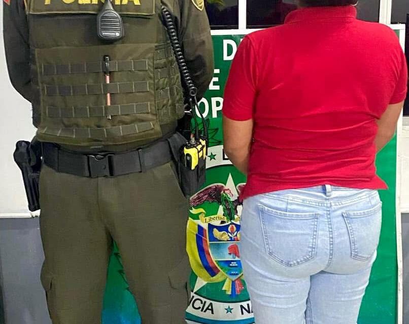 Mujer fue capturada tras protagonizar una riña en la terminal de transportes de Popayán.