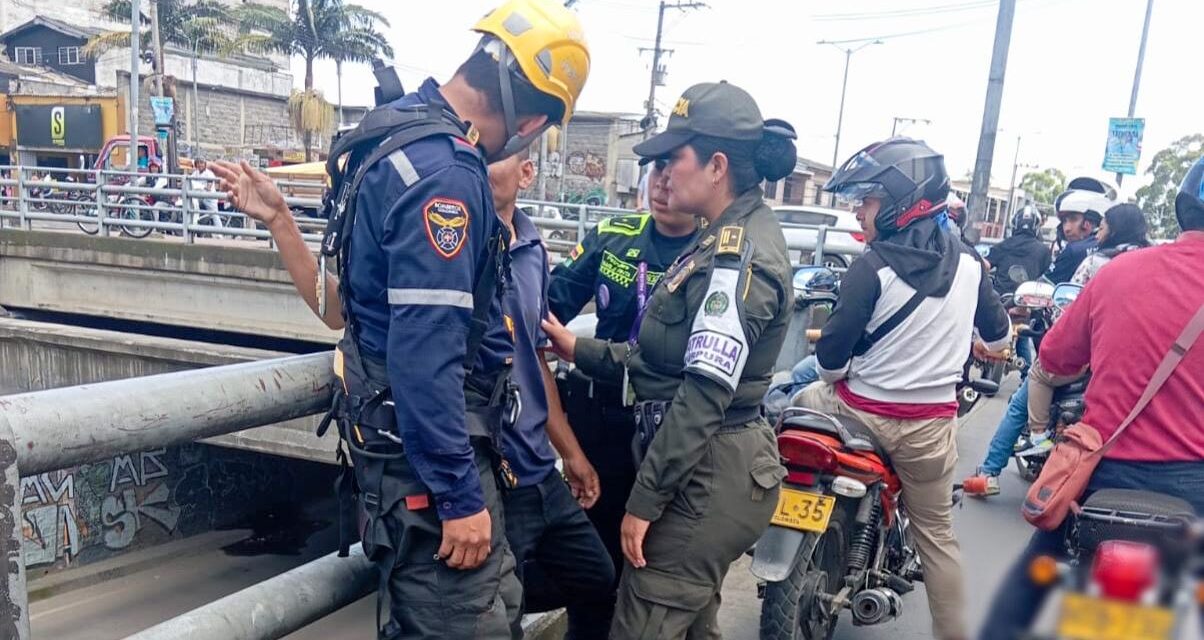 La Policía Nacional en Popayán, evitó que un hombre se lanzara desde un puente