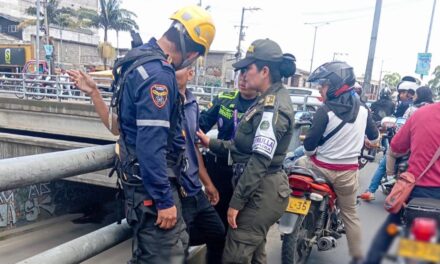 La Policía Nacional en Popayán, evitó que un hombre se lanzara desde un puente