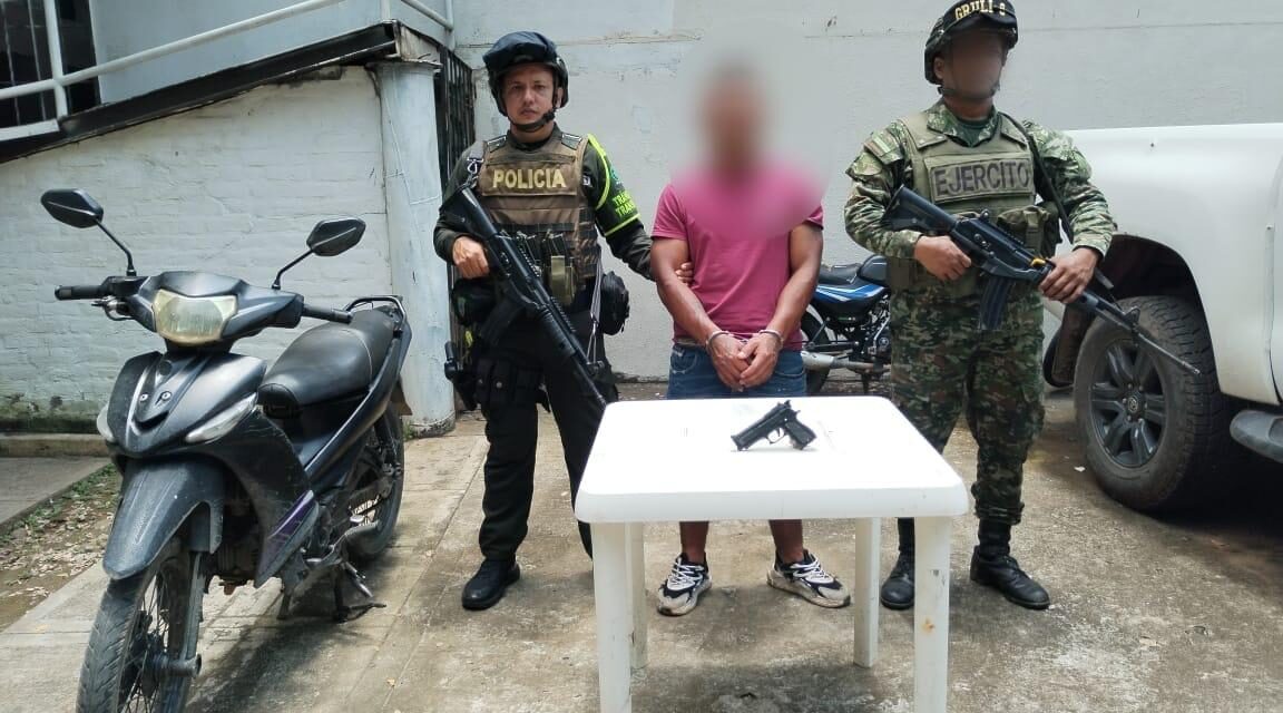 Respuesta inmediata: ¡Capturado en plena vía! un hombre con un arma de fuego en el norte del Cauca