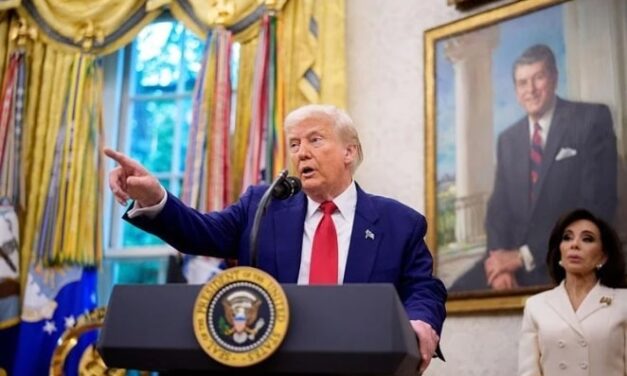 Trump prohíbe o restringe la entrada a EE.UU. de los ciudadanos de una veintena de países, entre los que están Cuba y Venezuela