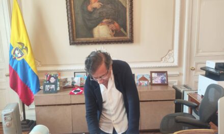 Petro llegó a Cali para liderar un consejo extraordinario de seguridad tras la escalada de violencia en Valle del Cauca y Cauca