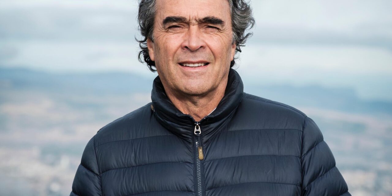 Sergio Fajardo lanza su candidatura presidencial para 2026