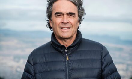 Sergio Fajardo lanza su candidatura presidencial para 2026