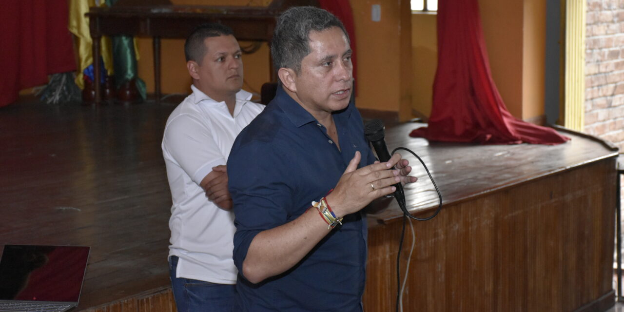 Adquisición de vehículo compactador mejora el servicio de aseo en Timbío, Cauca