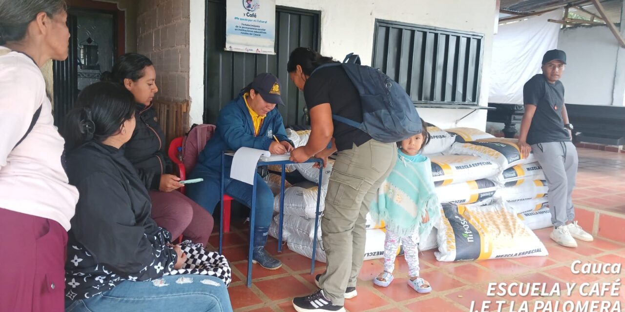 Gobierno del Cauca fortalece educación rural con entrega de fertilizantes a instituciones cafeteras en el marco del proyecto Escuela y Café