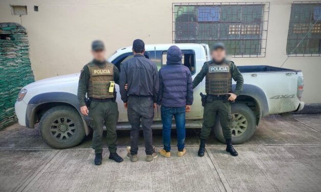 Capturan a dos hombres en Puracé con vehículo y celular reportados como robados