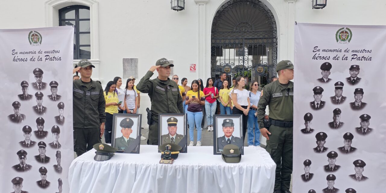 Policía del Cauca rinde homenaje a sus héroes caídos en el Día Nacional del Héroe y sus Familias