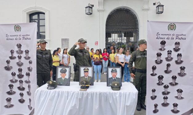 Policía del Cauca rinde homenaje a sus héroes caídos en el Día Nacional del Héroe y sus Familias