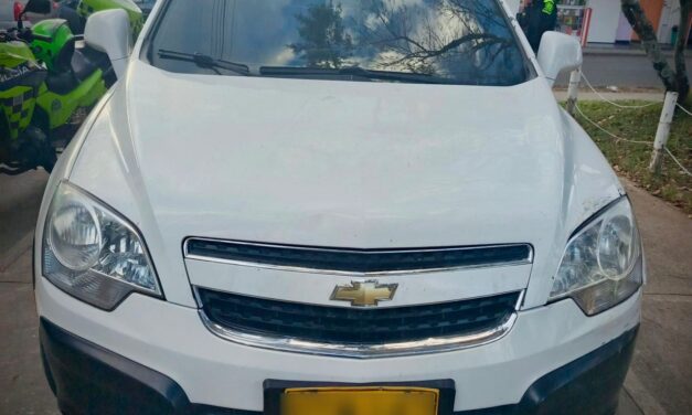 Policía recupera automóvil y motocicleta en Popayán