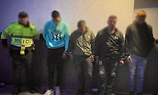 Capturan a cuatro hombres con armas y material militar en Popayán