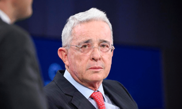 Tribunal Superior de Bogotá revoca detención de Álvaro Uribe y ordena su libertad inmediata