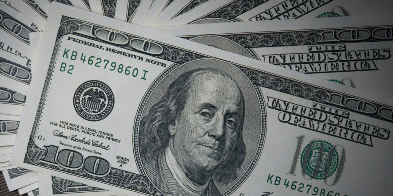 ¿Por qué el dólar sigue a la baja en Colombia?