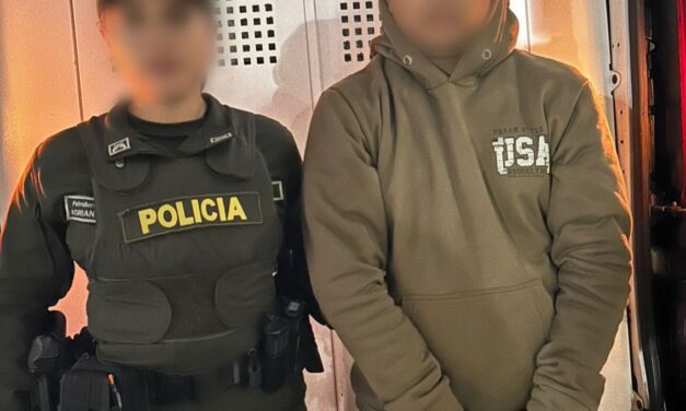 Policía captura en flagrancia a hombre que agredió y amenazó