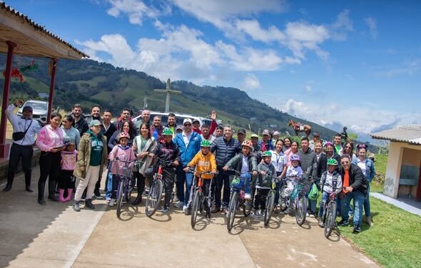Alcaldía de Popayán impulsa diálogo con la comunidad educativa rural en Santa Elena – La Cabrera