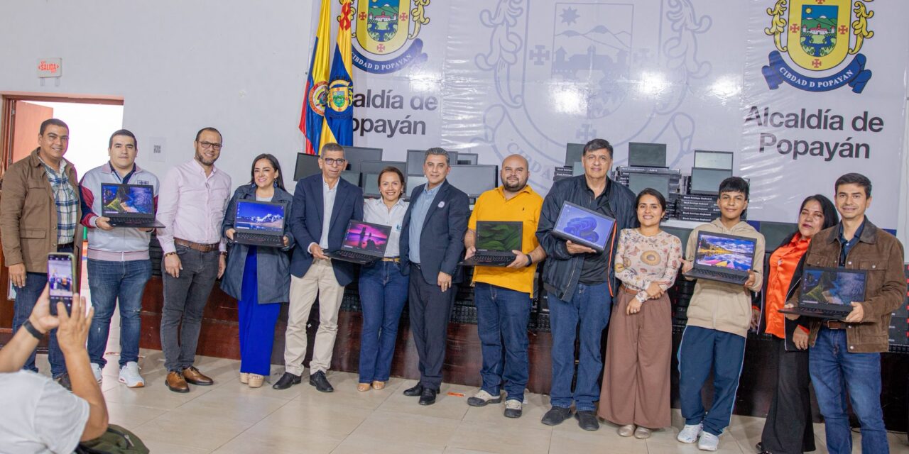 Entregan 133 computadores para fortalecer las capacidades digitales de estudiantes