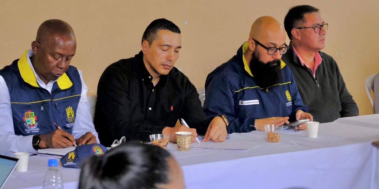 Director de la UNGRD visita Puracé para evaluar acciones por la alerta naranja del volcán