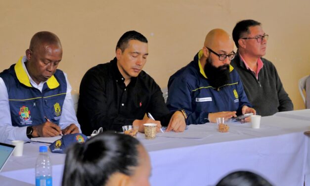 Director de la UNGRD visita Puracé para evaluar acciones por la alerta naranja del volcán