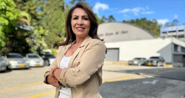 Maribel Perafán quedó en medio de hostigamiento mientras entregaba ayudas en Corinto