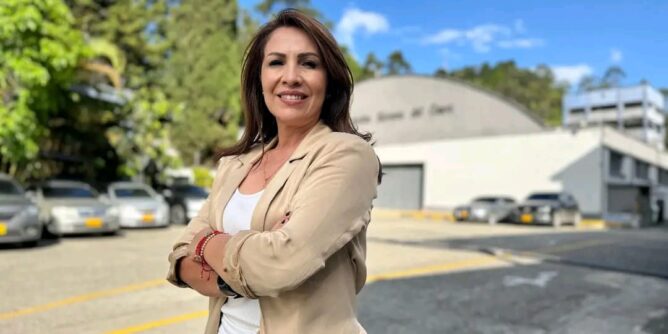 Maribel Perafán quedó en medio de hostigamiento mientras entregaba ayudas en Corinto