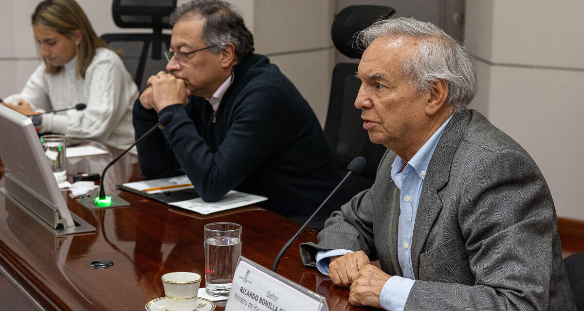 Capturan en pleno tribunal al exministro de Hacienda Ricardo Bonilla