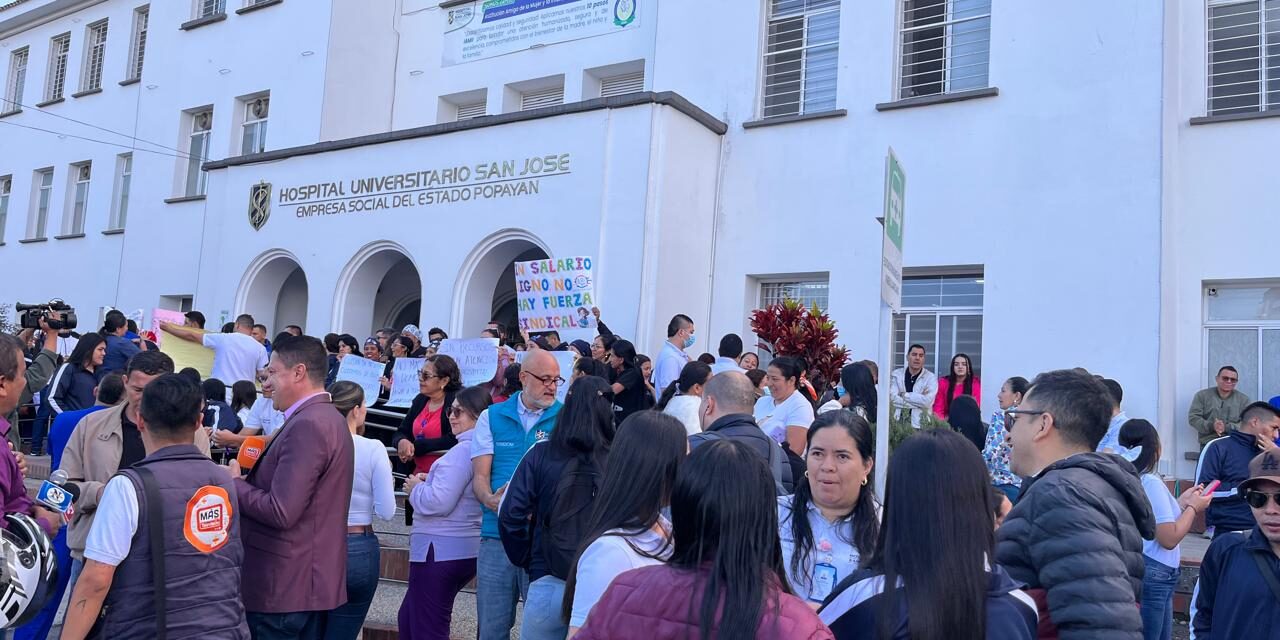 Trabajadores Hospital San José de Popayán marchan para exigir el pago de deudas de las EPS