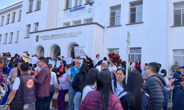 Trabajadores Hospital San José de Popayán marchan para exigir el pago de deudas de las EPS