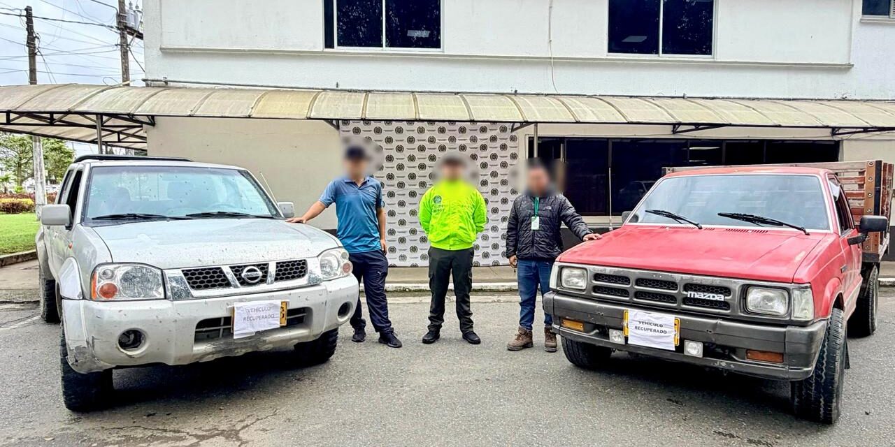 Policía recupera dos camionetas hurtadas y abandonadas en zona rural de Popayán