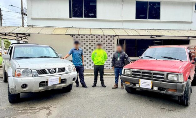 Policía recupera dos camionetas hurtadas y abandonadas en zona rural de Popayán
