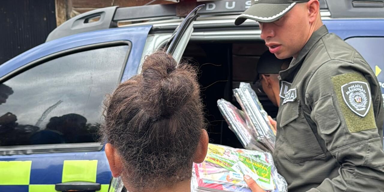 Policía Nacional y SuperGiros Cauca entregan ayudas humanitarias