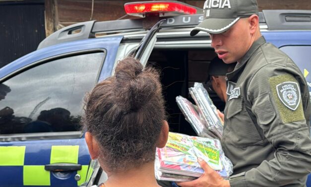 Policía Nacional y SuperGiros Cauca entregan ayudas humanitarias