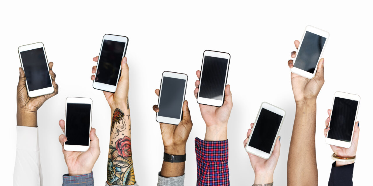 Celulares prohibidos en puestos de votación durante elecciones en Colombia